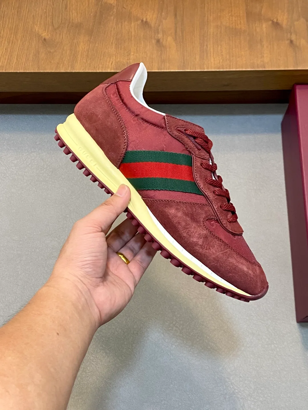 Men's shoes 💰660 [Gucci] Gucci - high-end quality original order 👩🏻‍❤️‍👨🏻 couple wear 🔍🔍🔍 casual sports shoes - upper: 🔝 suede calfskin, shoe body brand totem cloth. brand webbing, tongue. heel. air pressure brand logo - lining: water-dyed sheepskin -Outsole: ultra-light TPU foam·TR rubber; two-color molded outsole -Ultra-high quality control·fine workmanship: highlighted (high-end·exquisite·class) -Size: same style for men and women 36-44 (female 35, 40, male 45, 46 can be customized)·